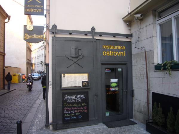 Restaurace Ostrovní - vchod